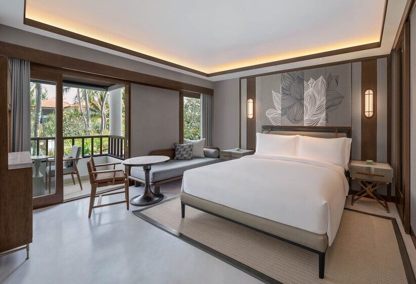 Номер Deluxe Вид на Озеро, The Laguna, A Luxury Collection Resort & Spa, Nusa Dua, Bali