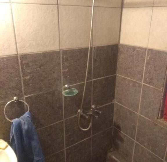 带共用浴室的标准房间, Temiscira Hostel