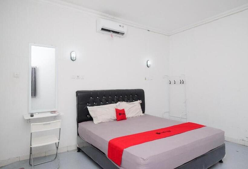 Номер Deluxe, Reddoorz Syariah At Griya Merbotan Demak