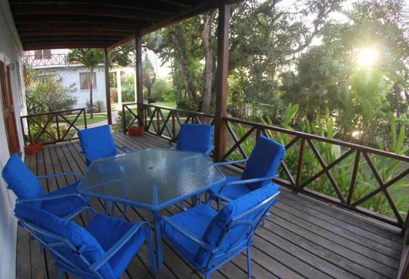 Люкс Вид на Море, Bluebelize B&b