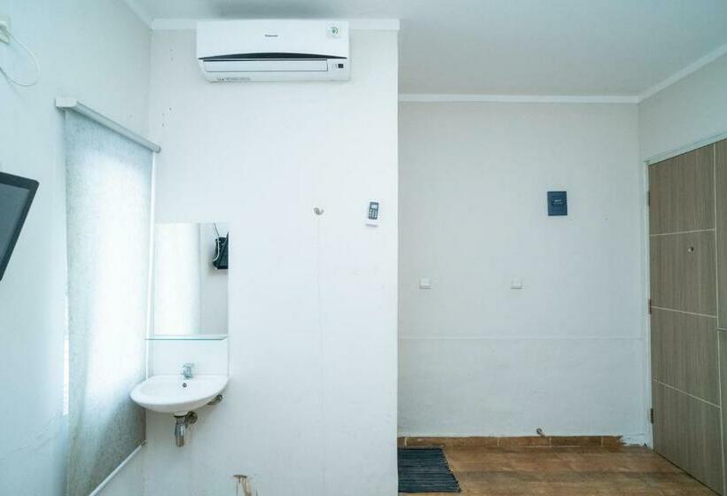Номер Стандарт, 77 Guest House Serpong Mitra Reddoorz