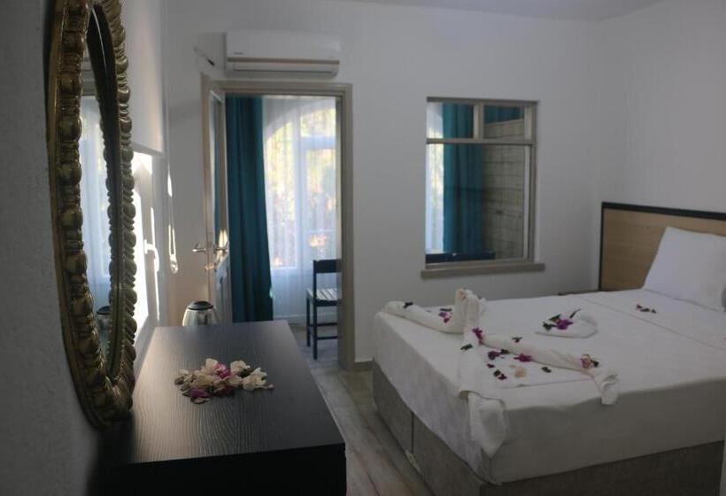 غرفة عائلية مطلّة علي البحر, Urga Butik Otel & Restaurant
