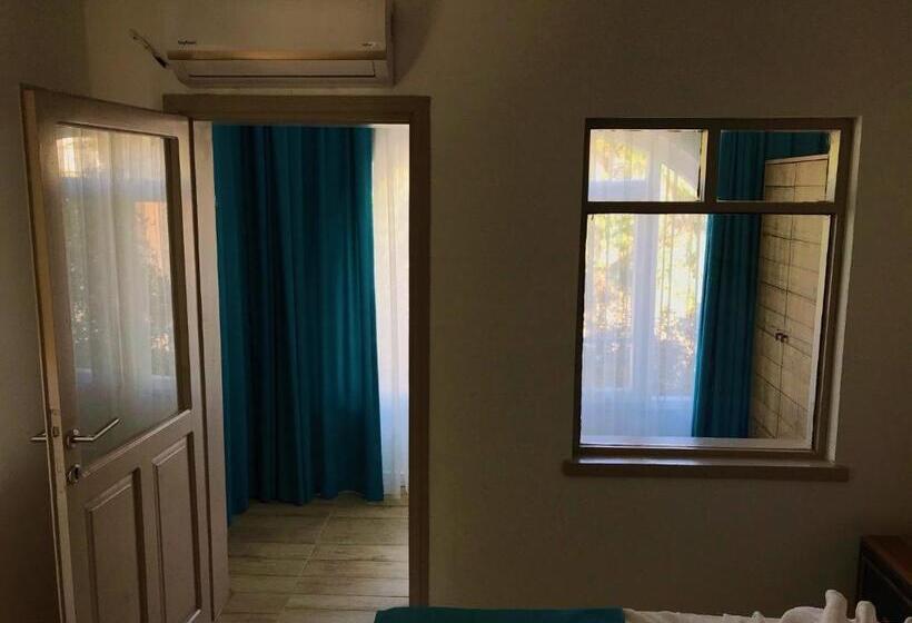 غرفة عائلية مطلّة علي البحر, Urga Butik Otel & Restaurant