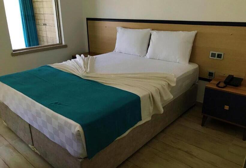 غرفة عائلية مطلّة علي البحر, Urga Butik Otel & Restaurant