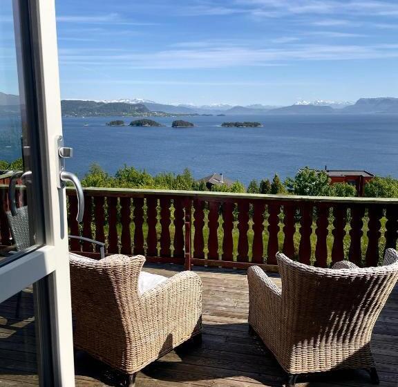 Номер Deluxe Вид на Море с Балконом, Bjørnafjorden Hotell
