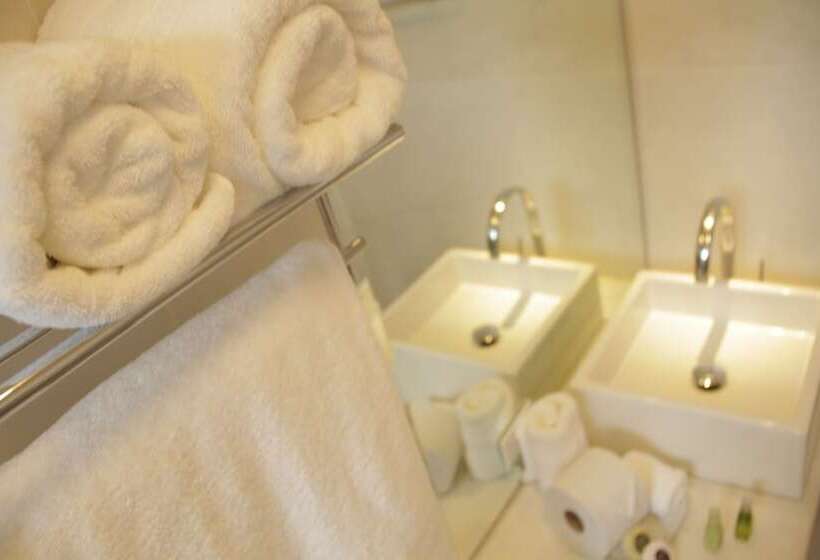 Полулюкс, Albrook Inn