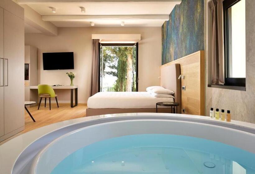 سوئیت با وان آب گرم, Borgobrufa Spa Resort Adults Only