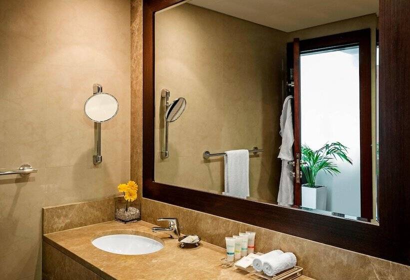 Люкс 3 Спальни, Four Points By Sheraton Sheikh Zayed Road
