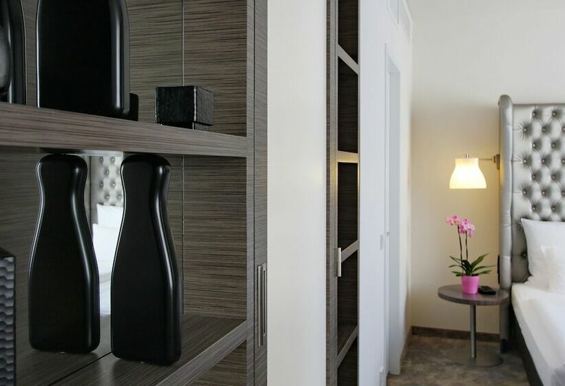 Полулюкс, Arcotel John F Berlin