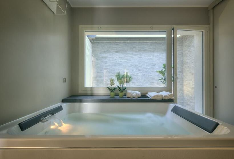 Королевский Люкс, Parc Hotel Germano Suites & Apartments