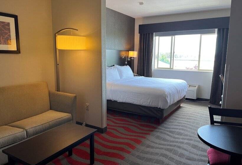 Люкс, Comfort Suites Boise West Meridian