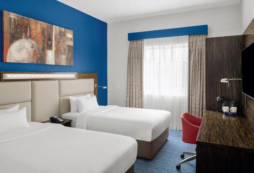 Номер Стандартный с Видом, Holiday Inn Express Dubai Safa Park, An Ihg