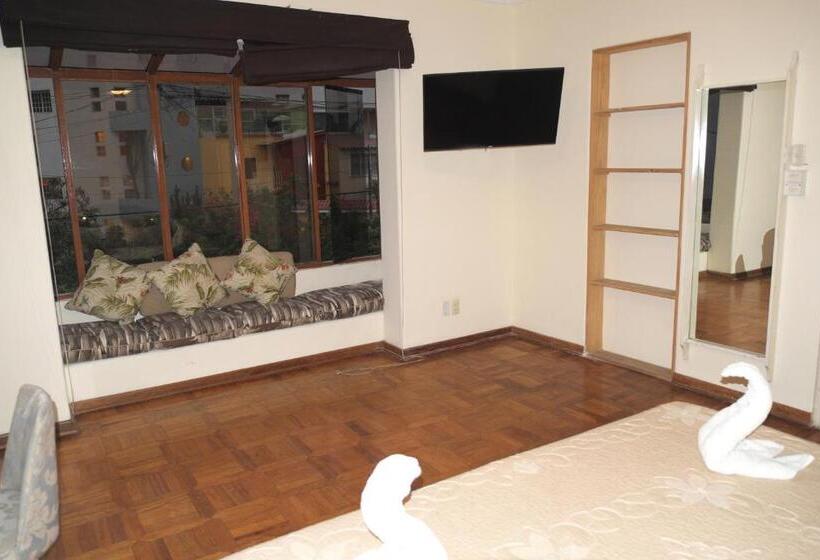 Люкс Deluxe Кровать Кинг, Inkawasi Miraflores Hostel