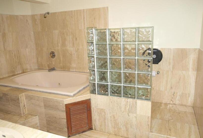 Люкс Deluxe Кровать Кинг, Inkawasi Miraflores Hostel