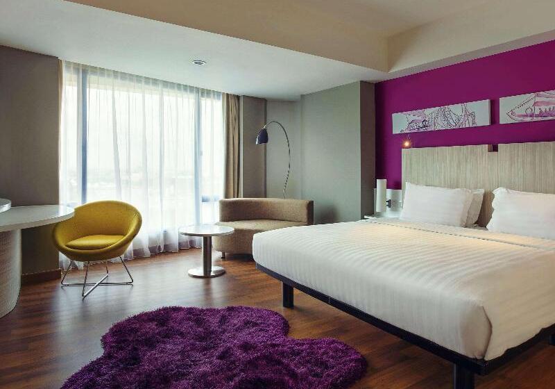 Номер Deluxe, Mercure Convention Center Ancol
