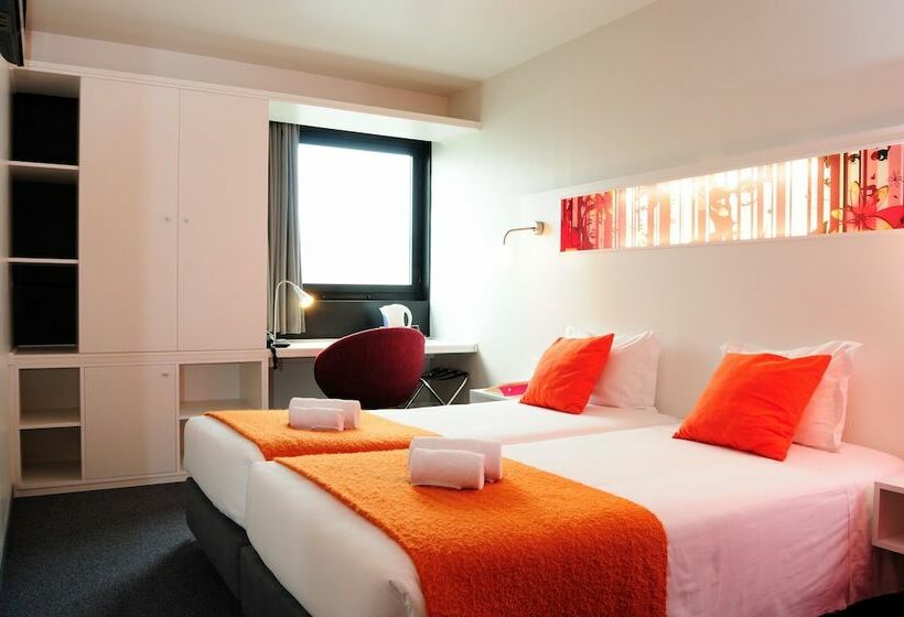 اتاق استاندارد سه نفره, Star Inn Porto