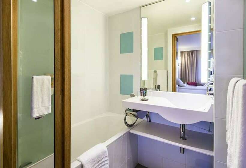 Executive Room, Novotel London Paddington