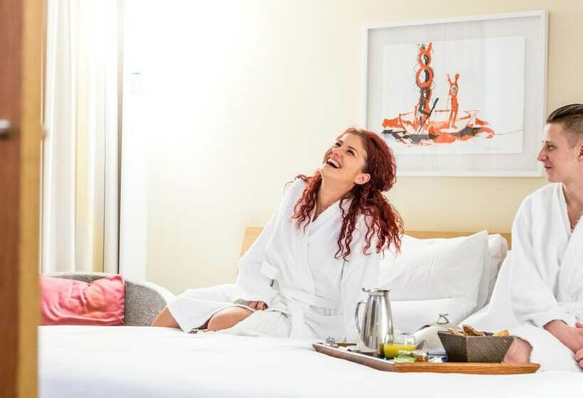 Superior Room, Novotel London Paddington