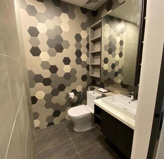 استودیو کامفورت, Ceylonz Suites By Mykey Global