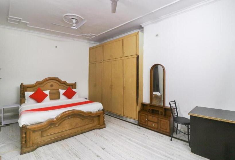 三人经典房间, Flagship Xpress Stays Near Munshi Pulia Metro Station