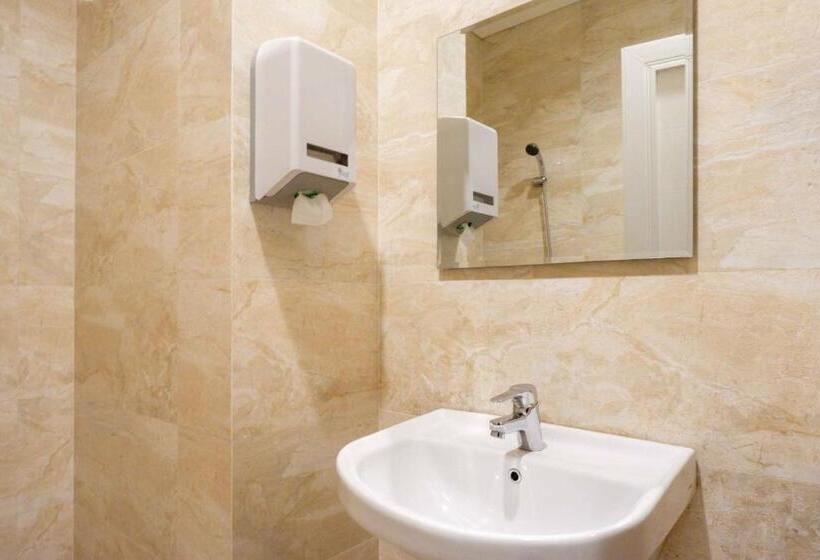 Номер Deluxe, Sans Hotel Empress Simpang Lima