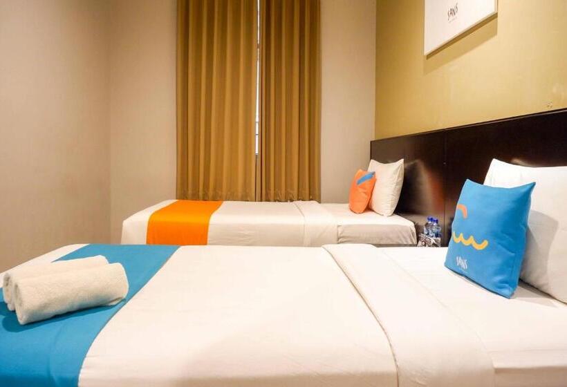 Номер Deluxe, Sans Hotel Empress Simpang Lima
