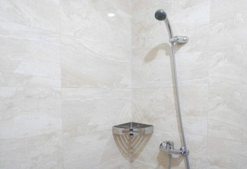 Номер Deluxe, Sans Hotel Empress Simpang Lima