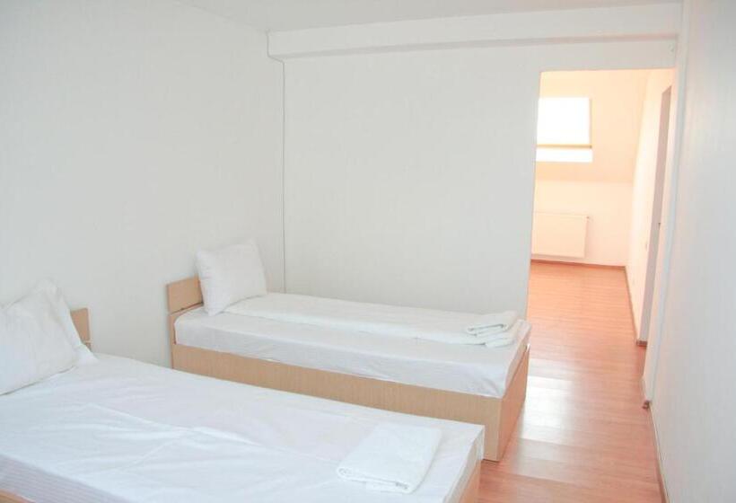 اتاق استاندارد سه نفره, Z Villa