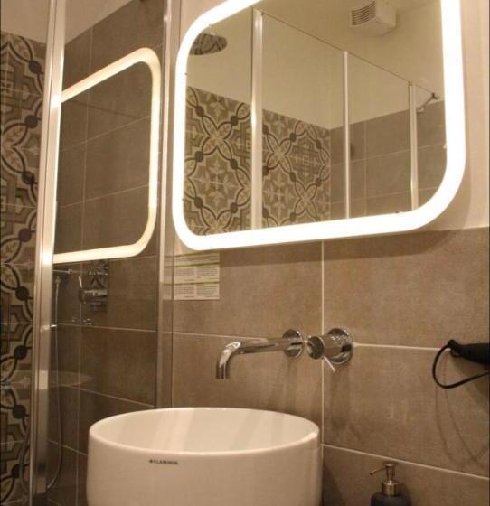 اتاق استاندارد با بالکن, Real Rooms