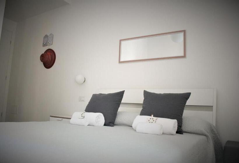 اتاق استاندارد با بالکن, Real Rooms