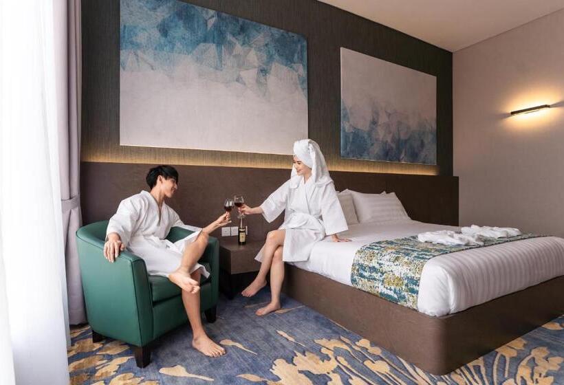 Номер Superior Кровать Кинг, D Elegance Grand Bandar Seri Alam