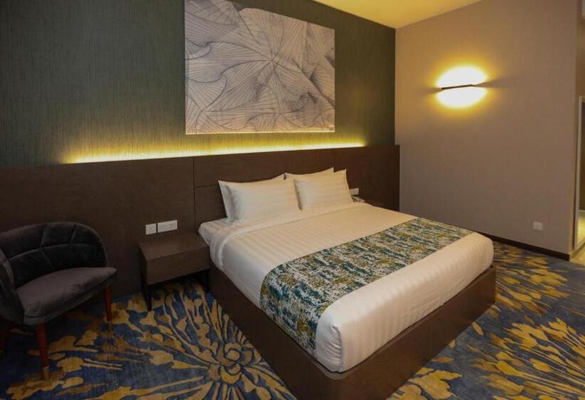 Номер Deluxe Кровать Кинг, D Elegance Grand Bandar Seri Alam