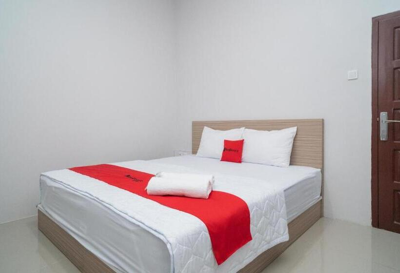 Номер Deluxe, Reddoorz Syariah Near Jalan Ahmad Yani Banjarmasin 3