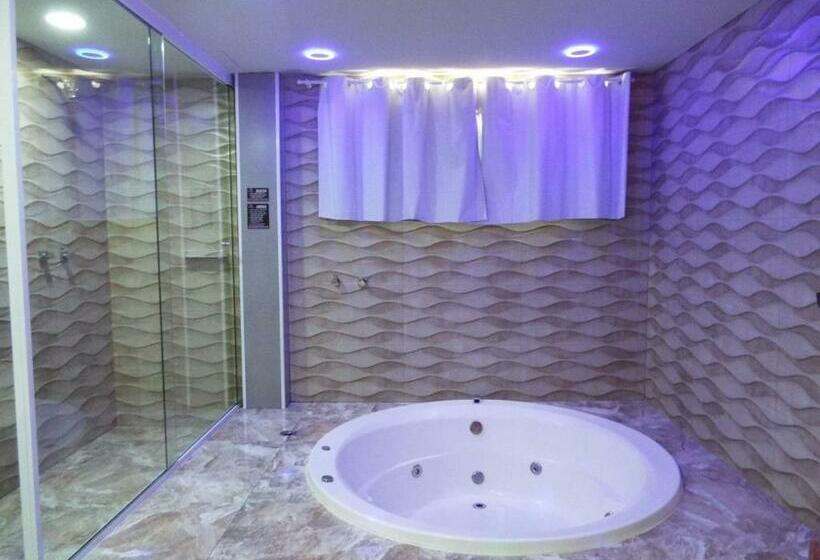 Quarto Deluxe com Hidromassagem, Green It Motel &