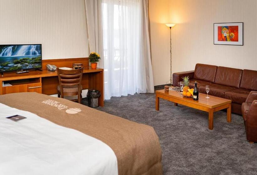 اتاق لوکس با چشم‌انداز دریا, Panorama Hotel   Free Ev Charging Station