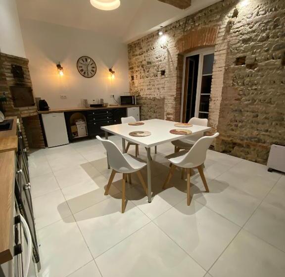 Номер Deluxe, L Oliveraie D Eurocentre   Toulouse Nord