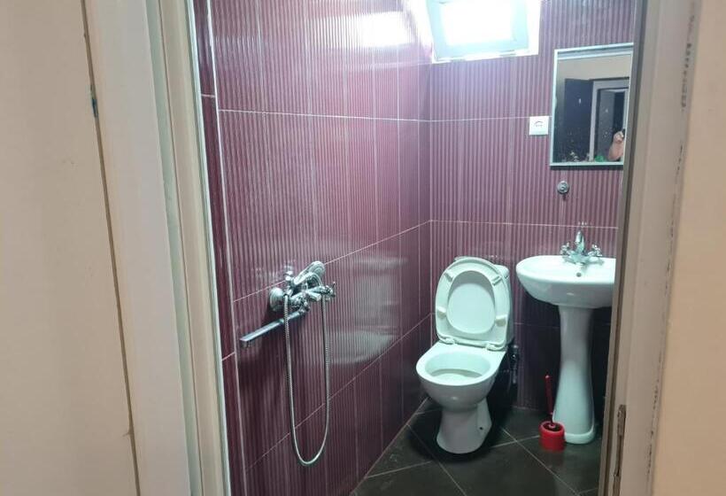スタンダード４人部屋, Merabi Guest House