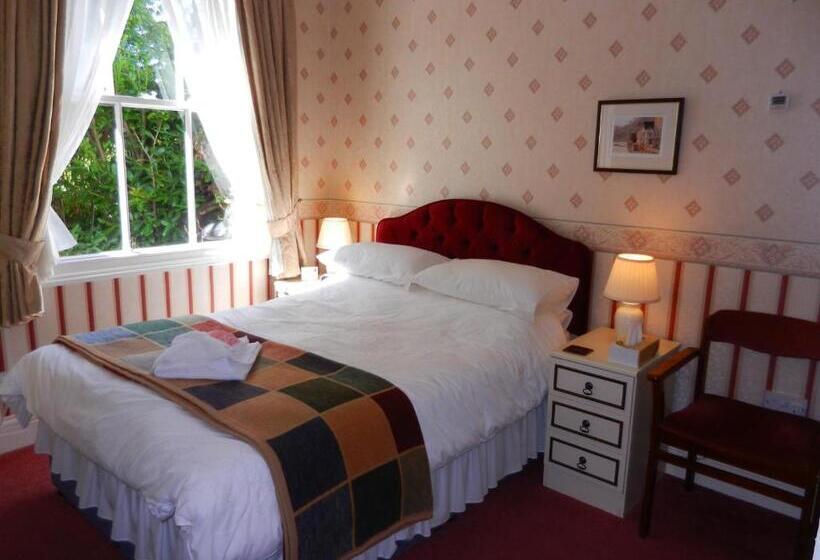 Номер Basic, Overcombe House