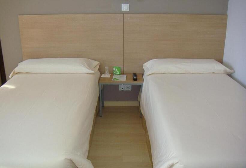 Номер Стандарт Трехместный, Campus Cerdanya