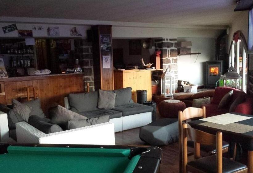 Economy Quadruple Room, Nouveau Mirabeau