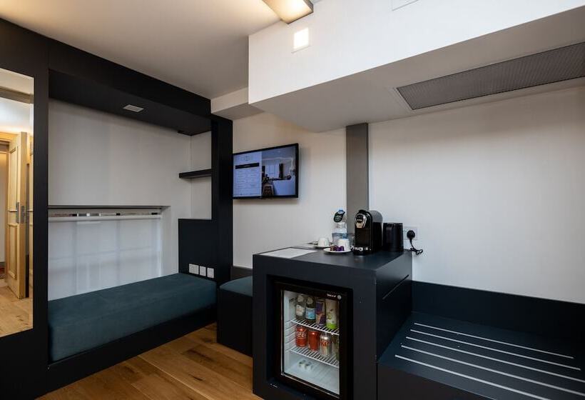Номер Superior, Limehouse Library
