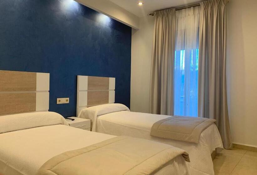 Номер Стандарт, Hostal Poeta Machado
