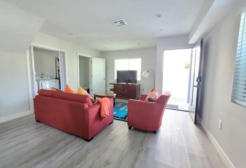 Дом 4 Спальни, Stayspro   Hollywood Homes Minutes To Everything Spacious And Free Parking