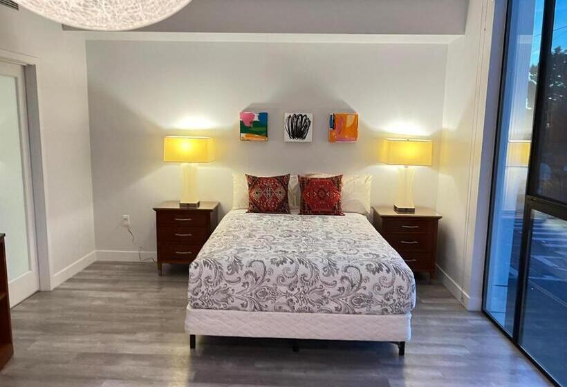 Студия Стандарт, Stayspro   Hollywood Homes Minutes To Everything Spacious And Free Parking