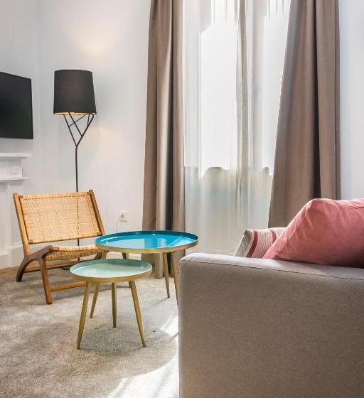 1 Bedroom Penthouse Apartment, Aquitania Home Suites