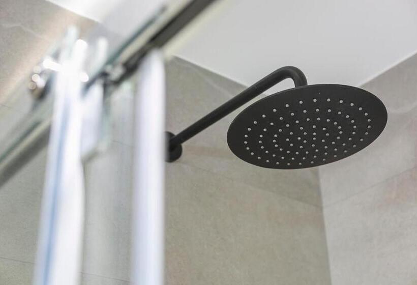 استودیوی استاندارد, Aquitania Home Suites
