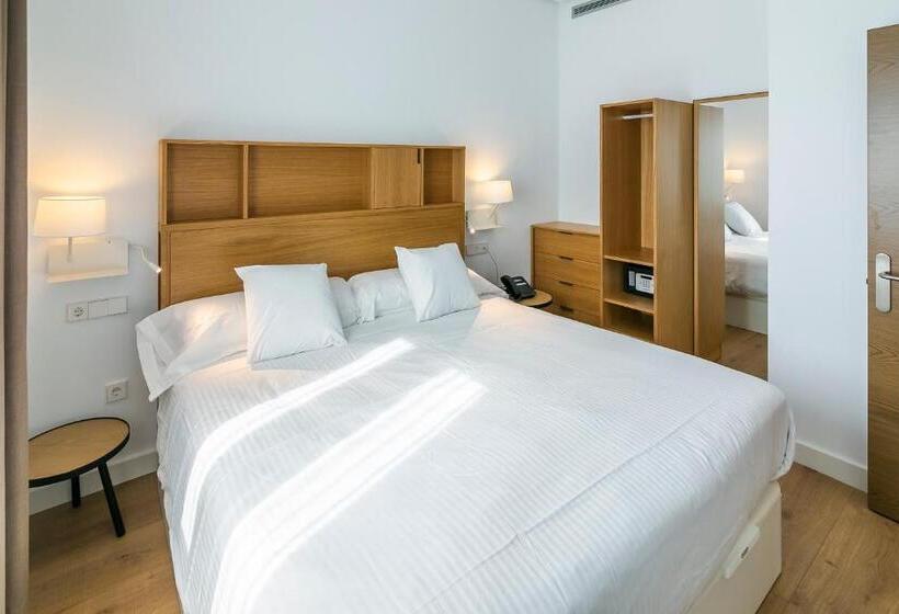 1 Bedroom Penthouse Apartment, Aquitania Home Suites