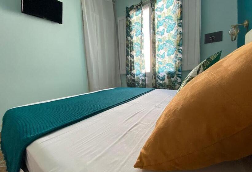 Quarto Deluxe com Sacada, Affittacamere Piazza Mameli
