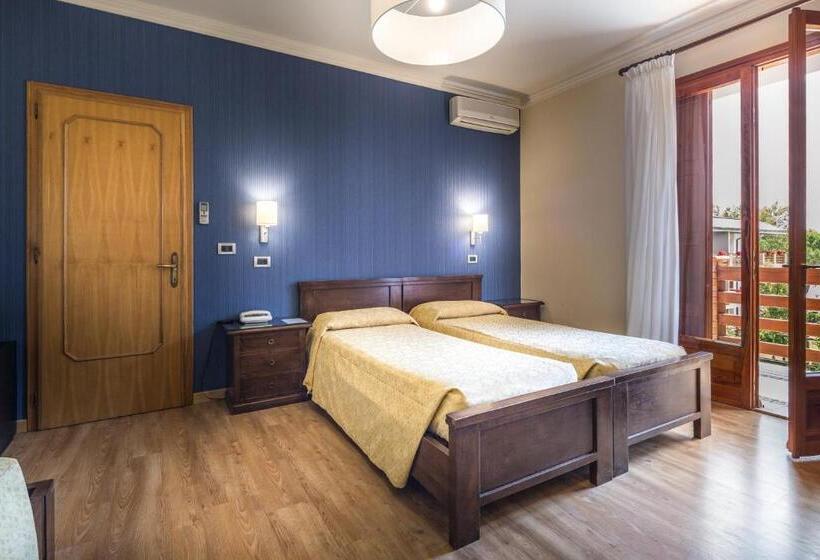 Номер Стандарт с Террасой, Capanna D'oro Dependance