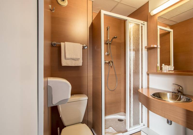 Номер Стандарт, Brit Hotel Rennes Le Castel